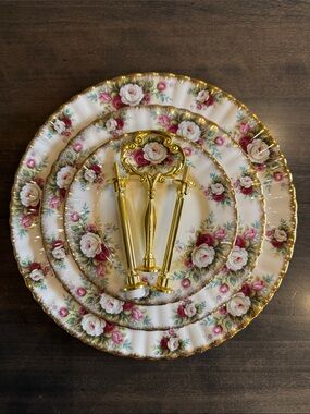 Royal Albert England Celebration 3-tier Dessert Cake Stand